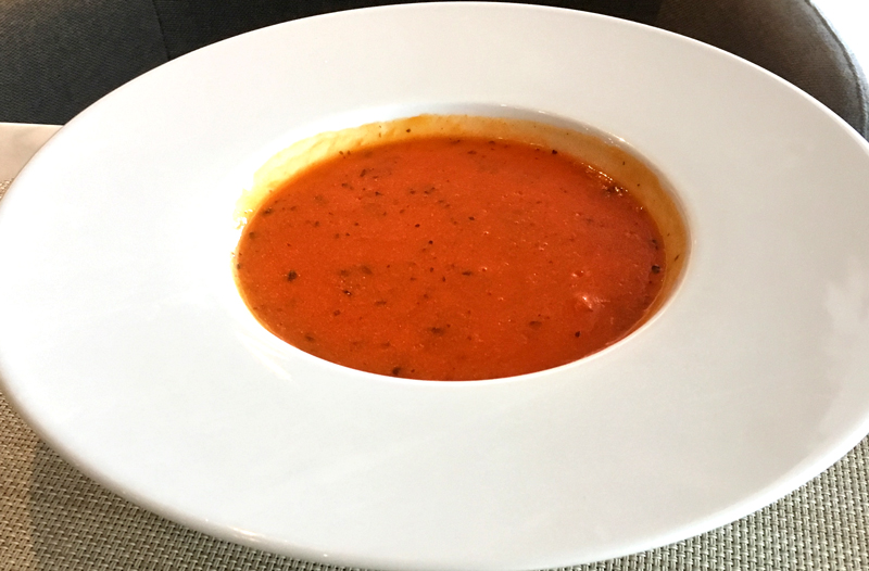 オヘア空港、魚介のトマトスープ