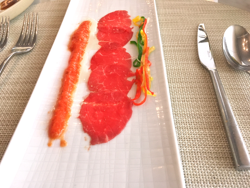 オヘア空港、牛肉のカルパッチョ