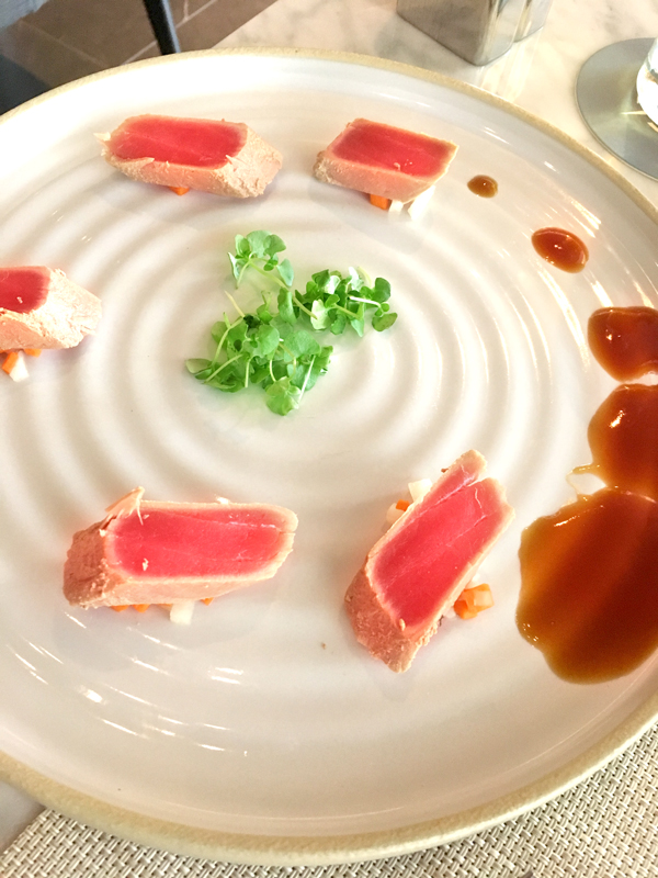 オヘア空港、グルメ、まぐろのたたき