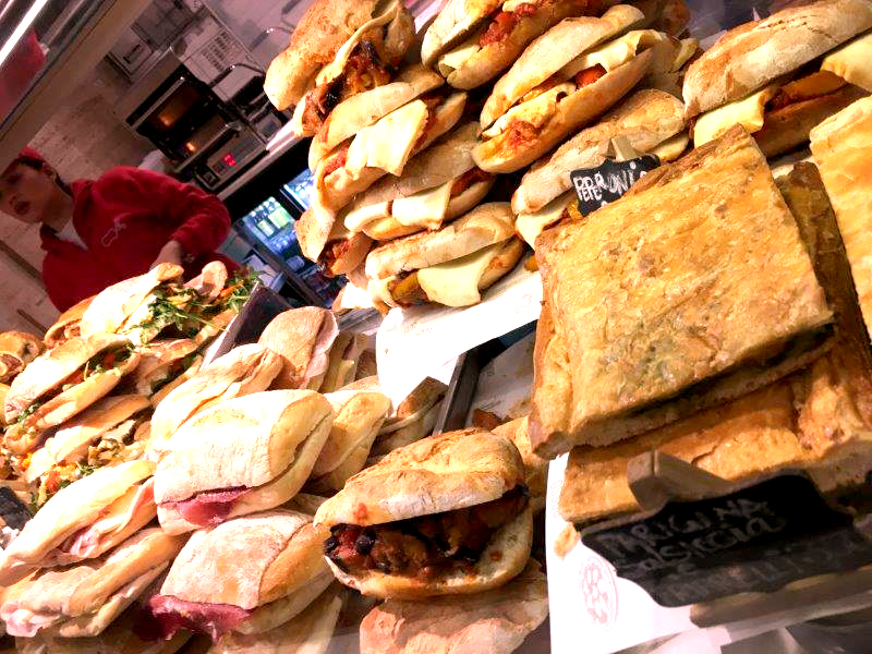 イタリア、駅のホーム、サンドイッチ、パニーニ