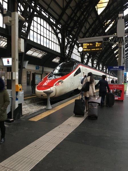 イタリア、列車、フレッチャロッサ