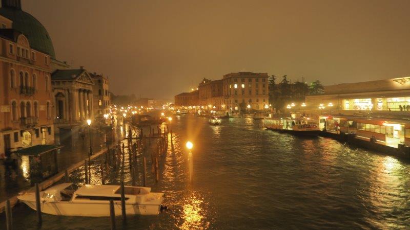 イタリア、サンタルチア駅