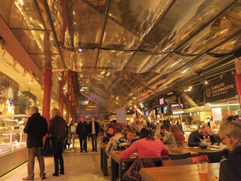 イタリア、フィレンツェ、フードコート