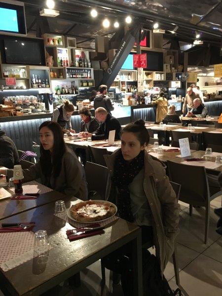 イタリア、フィレンツェ、フードコート