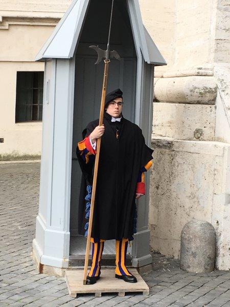イタリア、バチカン、サンピエトロ大聖堂、衛兵