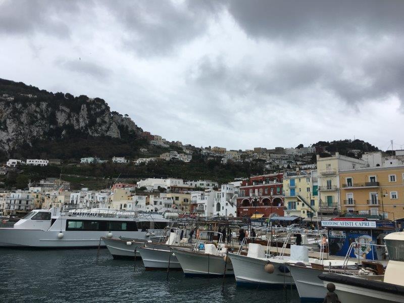 イタリア、カプリ島、ナポリの青の洞窟