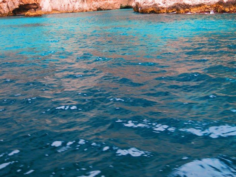 イタリア、ナポリ、青の洞窟