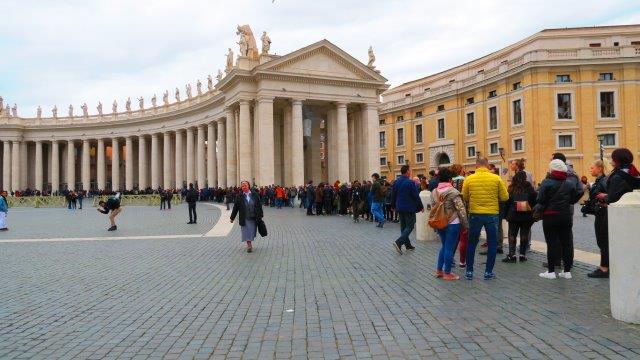イタリア、サンピエトロ広場