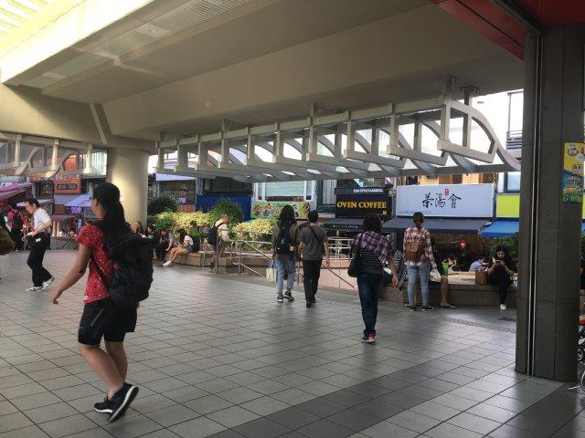 台湾、旅行、故宮博物館へむかうバス