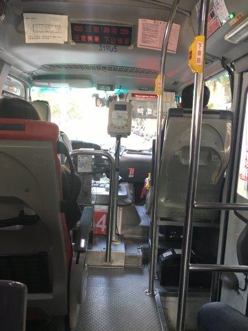 台湾、旅行、故宮博物館へむかうバス