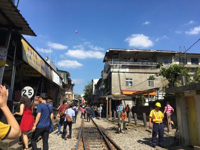 台湾、旅行、十份、駅、線路