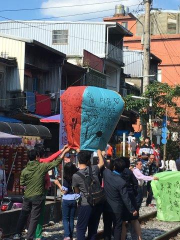 台湾、旅行、十份、天燈、ランタン