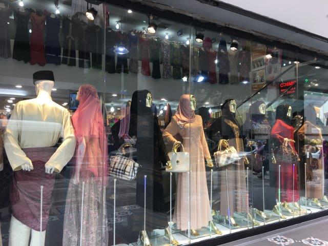 マレーシア、観光、旅行、クアラルンプール、オールドタウン、インド人街のウィンドウ