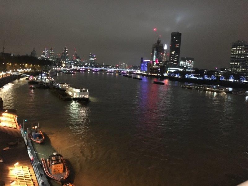 イギリス、ロンドン、旅行、タワーブリッジ、テムズ川