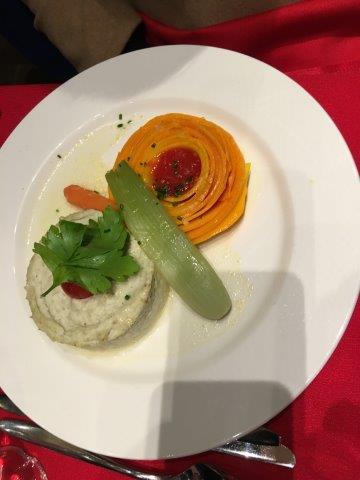 フランス、パリ、旅行、セーヌ川、バトー・ムッシュ、ディナークルーズ、野菜料理