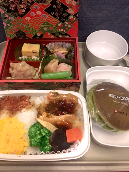 旅行、エアチャイナ、飛行機、機内食、遅延