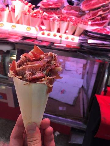 スペイン、観光、旅行、サンタ・カテリーナ市場、生ハム