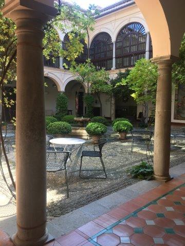 スペイン、観光、旅行、アルハンブラ宮殿、パラドールグラナダの中庭